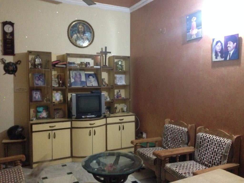 Thomas Home Stay آغْرا المظهر الخارجي الصورة